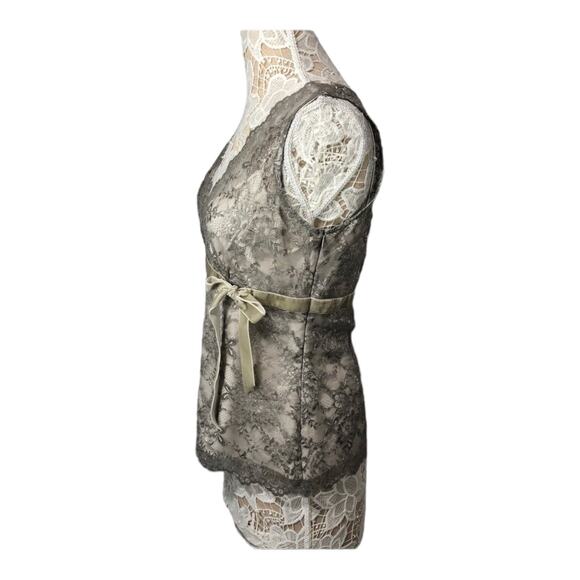 Ann Taylor Loft silver lace V neck scalloped top sleevless, cami attached size 8 - Picture 7 of 12